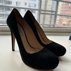 Prada Black Round Toe Pump